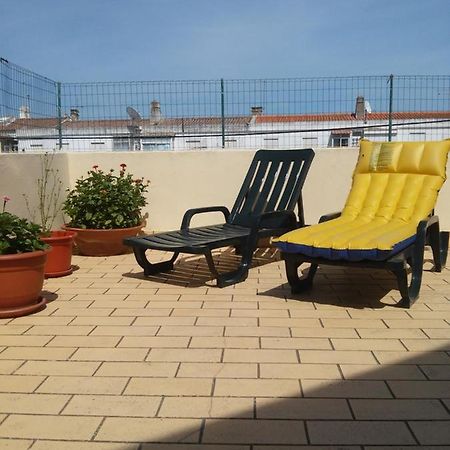 White Sun Hostel Lagos Esterno foto